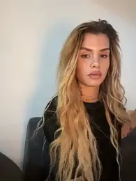 EmiliaCatalina webcam model stream image