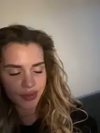 EmiliaCatalina webcam model stream image