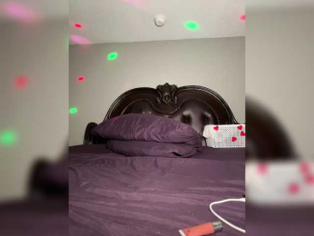 SarenaSoThick webcam model stream image