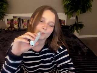 magicpeachs webcam model stream image