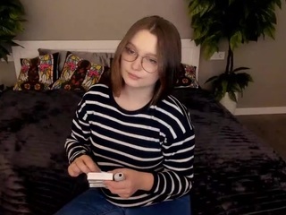 magicpeachs webcam model stream image