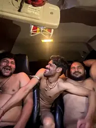 TippedSlowing webcam model stream image