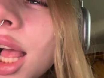 twilatompson webcam model stream image