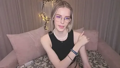 kittie_like18 webcam model stream image