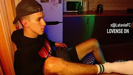 Midnighter_ webcam model stream image