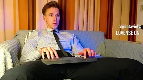 Midnighter_ webcam model stream image