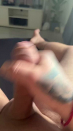 Unknown9437 webcam cam4 model stream image