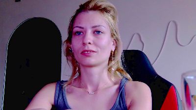Karoline121 webcam model stream image