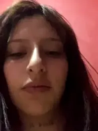 Alicecow20_UwU webcam model stream image