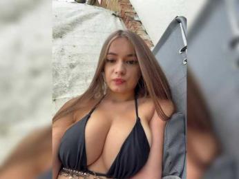 _---_- webcam bongacams model stream image