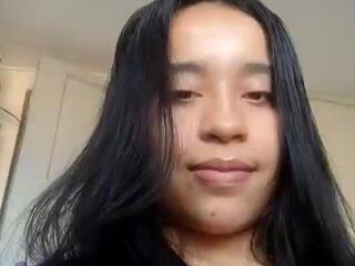Savannah Luna webcam model stream image