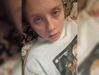 Frummi webcam model stream image