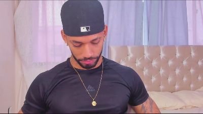 theo_sky webcam model stream image