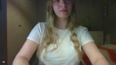 Rosie_June webcam model stream image