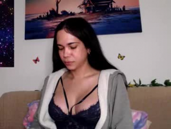 luara_ webcam model stream image