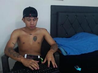 Ascot Mills webcam model stream image