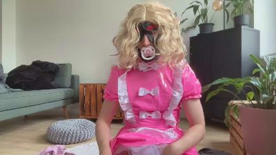 lockednpadded webcam model stream image