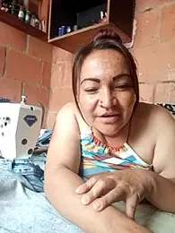 isis_milove webcam model stream image