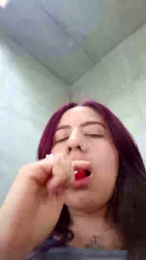 roxy220 webcam model stream image