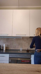 evakisimovareal webcam model stream image