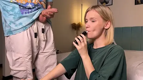 Adelovenick webcam model stream image