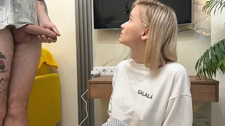 Adelovenick webcam stripchat model stream image