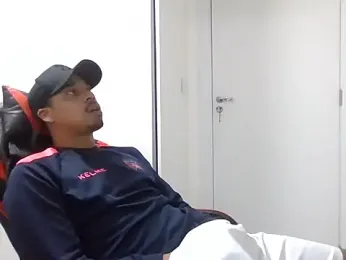 JUNINHOLEKEJR webcam model stream image