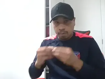 JUNINHOLEKEJR webcam model stream image