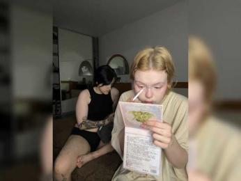 MiaAndAlicee webcam bongacams model stream image