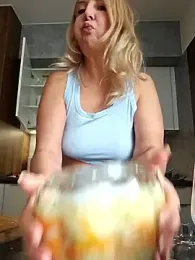 MariaRichi_ webcam model stream image