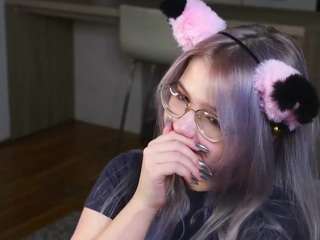 evelynnbartin webcam camsoda model stream image