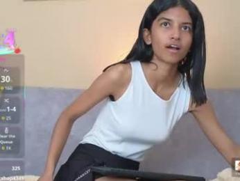 yuliethpetite webcam chaturbate model stream image