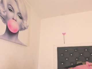 sexxy-naomi webcam model stream image