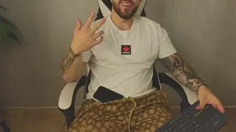 Ades_Lowe webcam model stream image