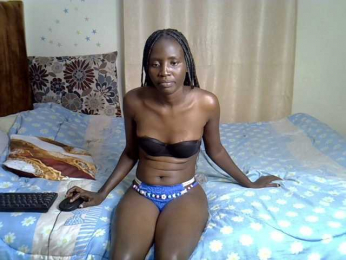 PetiteKitty webcam model stream image