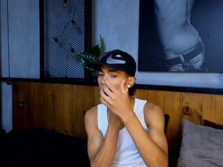 Alan Cutee webcam model stream image