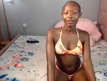LunaDarlin webcam model stream image