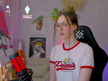 KiraRumGirl webcam model stream image