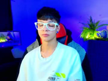 twink_sebas_ webcam model stream image