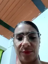 Leslly_ webcam stripchat model stream image