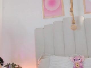 Pearl Moon webcam flirt4free model stream image