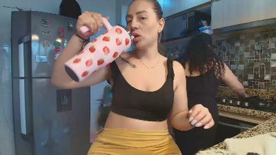 Squirt_Fountain webcam model stream image