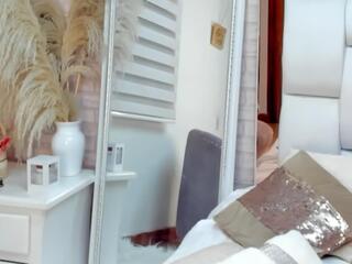 Sara Linares webcam model stream image