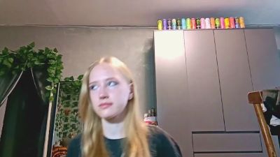 OletaGuderian webcam model stream image