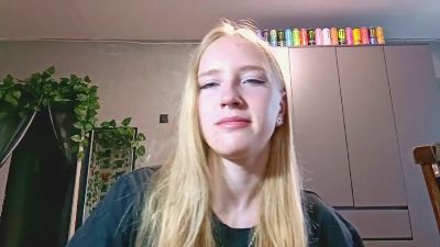 OletaGuderian webcam model stream image
