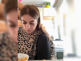 Tanka25 webcam model stream image