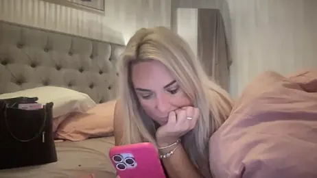 Bustyblondebabe32 webcam model stream image