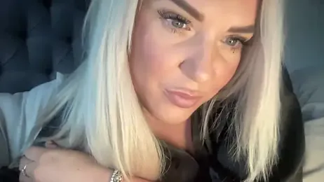 Bustyblondebabe32 webcam model stream image