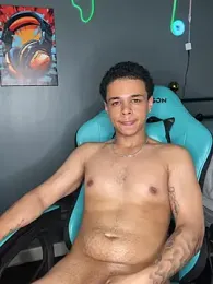 l-laross webcam stripchat model stream image