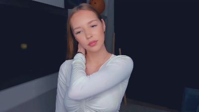 ChasityRewerts webcam model stream image